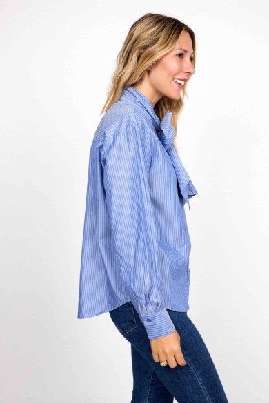 BLUSA RAYAS CON LAZO AZUL FBZMR22215