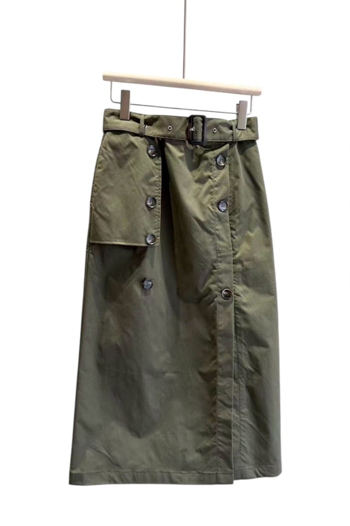 FALDA ESTILO TRENCH CON CINTURÓN VERDE KAKI FBZMA1573