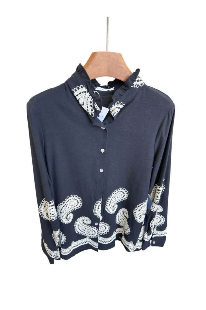 CAMISA BORDADA CON CUELLO VOLANTE 3 COLORES TY-1039
