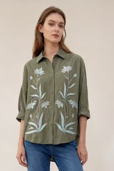 CAMISA VERDE CON BORDADO FLORAL DD-S60003