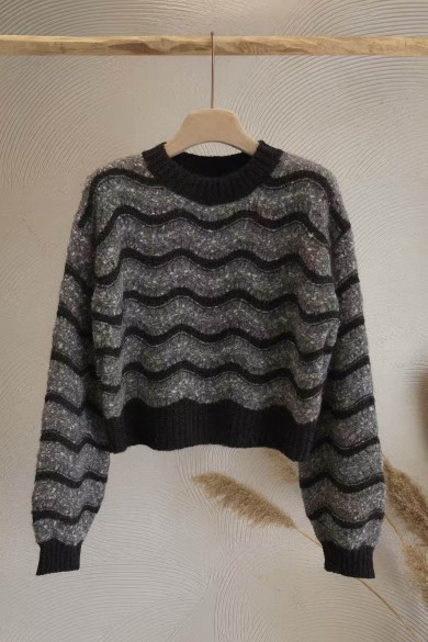 JERSEY DE PUNTO A RAYAS EN TONOS NEGRO Y GRIS FBZMT9567