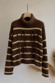 JERSEY DE LANA CON CUELLO ALTO Y BORDADO EN RELIEVE FBZMT9584