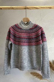 JERSEY DE LANA CON ESTAMPADO NÓRDICO GRIS CON ROSA Y NEGRO FBZMT9590