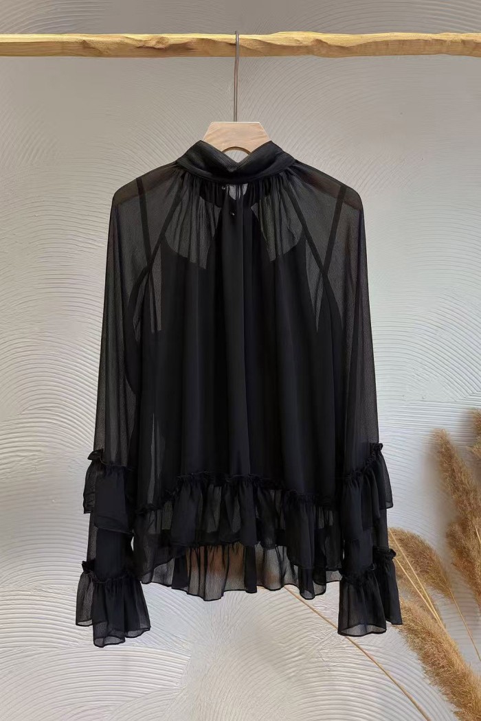 BLUSA DE GASA CON LAZO AL CUELLO NEGRO FBZMR22395