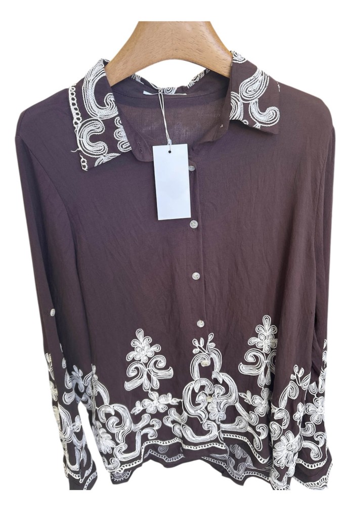 CAMISA MARRÓN CON BORDADO BLANCO ESTILO BOHEMIO TY-1062
