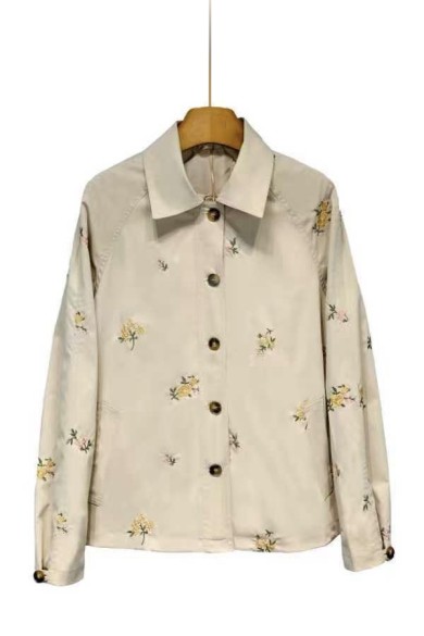 CHAQUETA BEIGE CON BORDADO FLORAL TY-Z68020