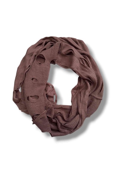 BUFANDA TEJIDA CON EFECTO RASGADO VARIOS COLORES