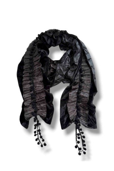 BUFANDA DE TERCIOPELO CON VOLANTES Y POMPONES VARIOS COLORES