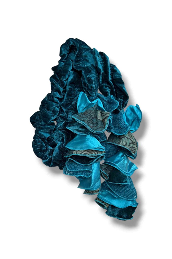 BUFANDA DE TERCIOPELO CON VOLANTES DECORATIVOS VARIOS COLORES