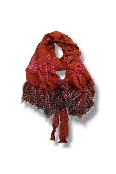 BUFANDA CON ENCAJE Y DETALLE DE PLUMAS VARIOS COLORES