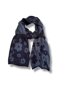 BUFANDA ESTAMPADA CON FLORES VARIOS COLORES