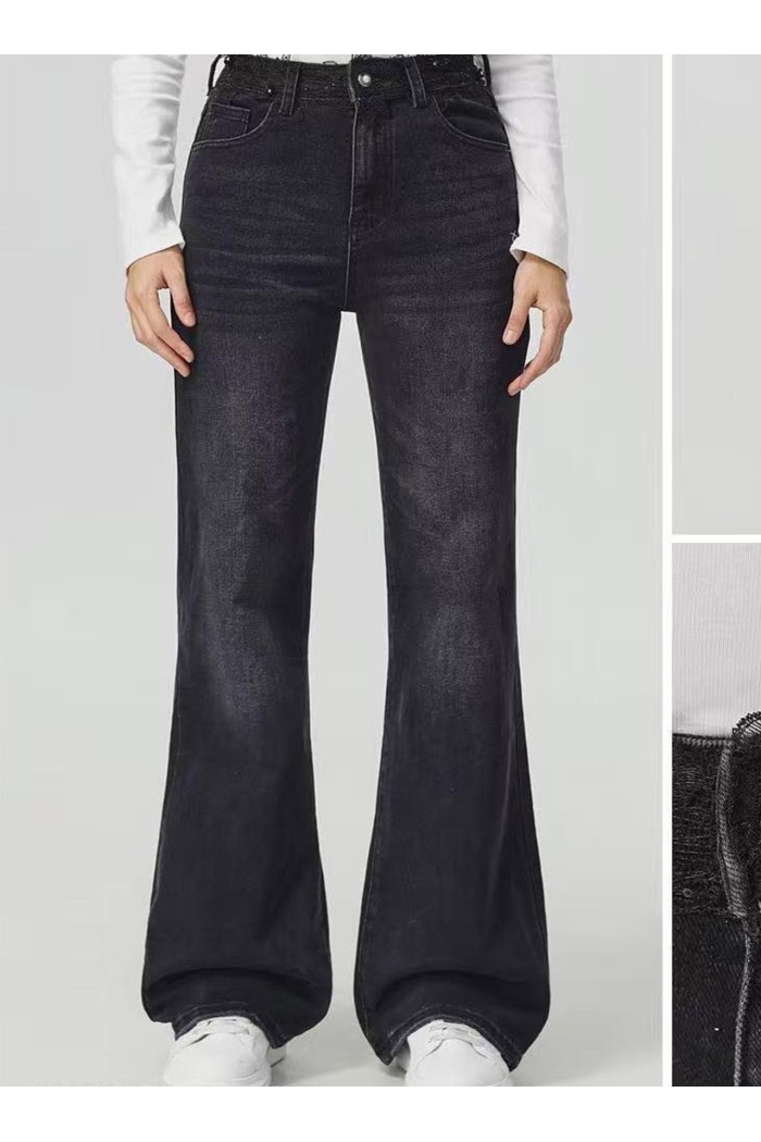 JEANS ACAMPANADOS DE TIRO ALTO CON DETALLE DE ENCAJE FBML250