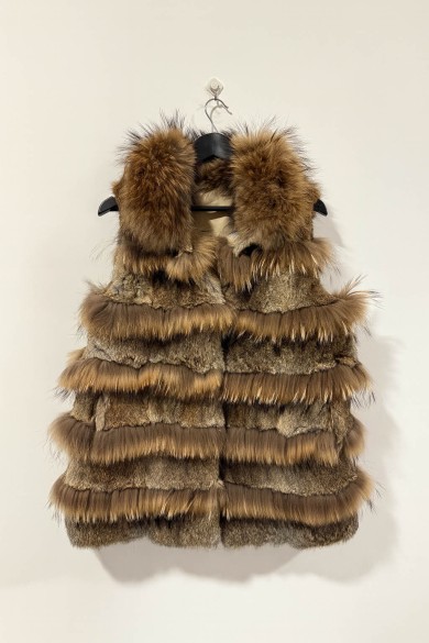 CHALECO LARGO DE PELO DE CONEJO CON DETALLES DE PELO DE MARMOTA PC-LLL5936