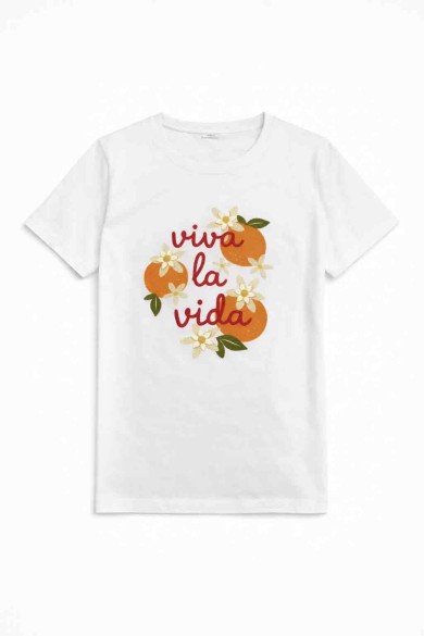 CAMISETA BLANCA ESTAMPADA VIVA LA VIDA CON ILUSTRACIÓN DE NARANJAS TY-K1756