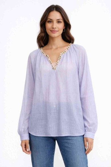 BLUSA ESCOTE V CON APLICACIONES DECORATIVAS MANGA LARGA VARIOS COLORES TY-M9286