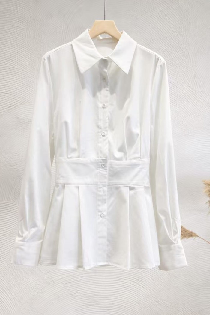 CAMISA BLANCA CON CINTURÓN DOBLE HEBILLA AJUSTABLE FBZMA1657