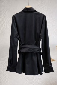 CAMISA NEGRA CON CINTURÓN DOBLE HEBILLA AJUSTABLE FBZMA1656