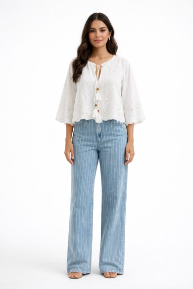 BLUSA BLANCA BOHO BORDADA MANGA 3/4 CON POMPONES FBZMA1618