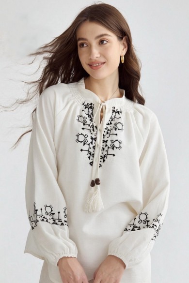 BLUSA MUJER BLANCA BORDADA CON CORDÓN Y BORLAS ESTILO BOHO TY-1119