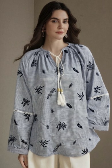 BLUSA MUJER RAYAS AZUL CLARO CON BORDADO Y CORDÓN TY-1100