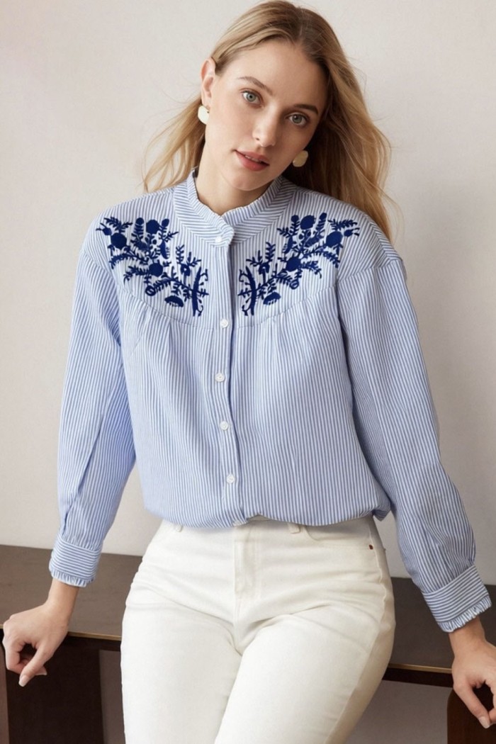 CAMISA MUJER RAYAS AZUL Y BLANCO CON BORDADO TY-1091