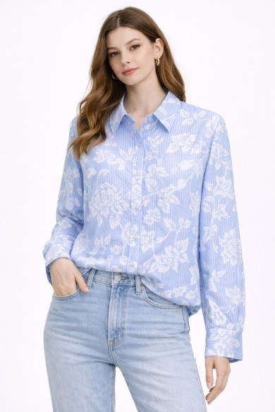 CAMISA DE MUJER AZUL CLARO CON ESTAMPADO FLORAL BLANCO TY-M9277