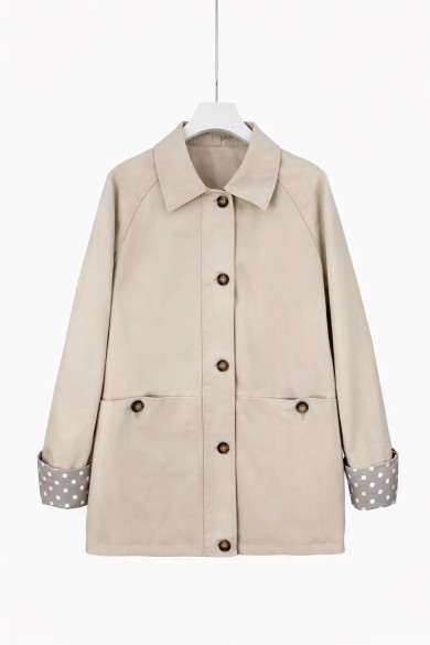 ABRIGO CORTO DE MUJER CON BOTONES Y DETALLE EN PUÑOS TY-Z68011