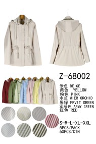 CHAQUETA LIGERA CON CAPUCHA Y CINTURA AJUSTABLE PARA MUJER TY-Z68002
