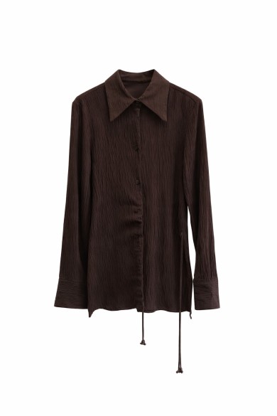 CAMISA TEXTURIZADA DE RAYÓN CON DETALLE FRUNCIDO MARRON FBMZA1526