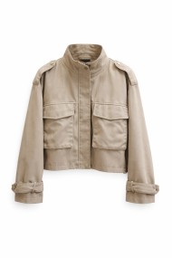 CHAQUETA CORTA ESTILO SAFARI CON BOLSILLOS FBZMA1259