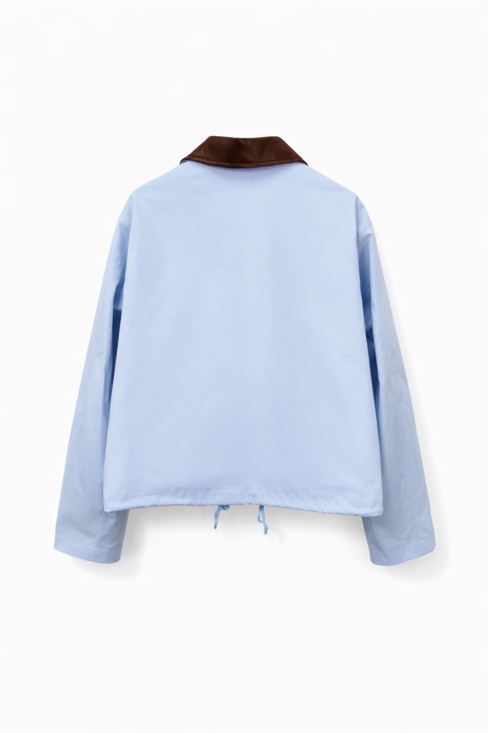 CHAQUETA CORTA CON CUELLO DE POLIPIEL Y CIERRE CON BOTONES TY-M9289