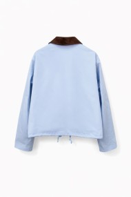 CHAQUETA CORTA CON CUELLO DE POLIPIEL Y CIERRE CON BOTONES TY-M9289
