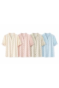 BLUSA CON ESTAMPADO DE CORAZONES DBT-X6298