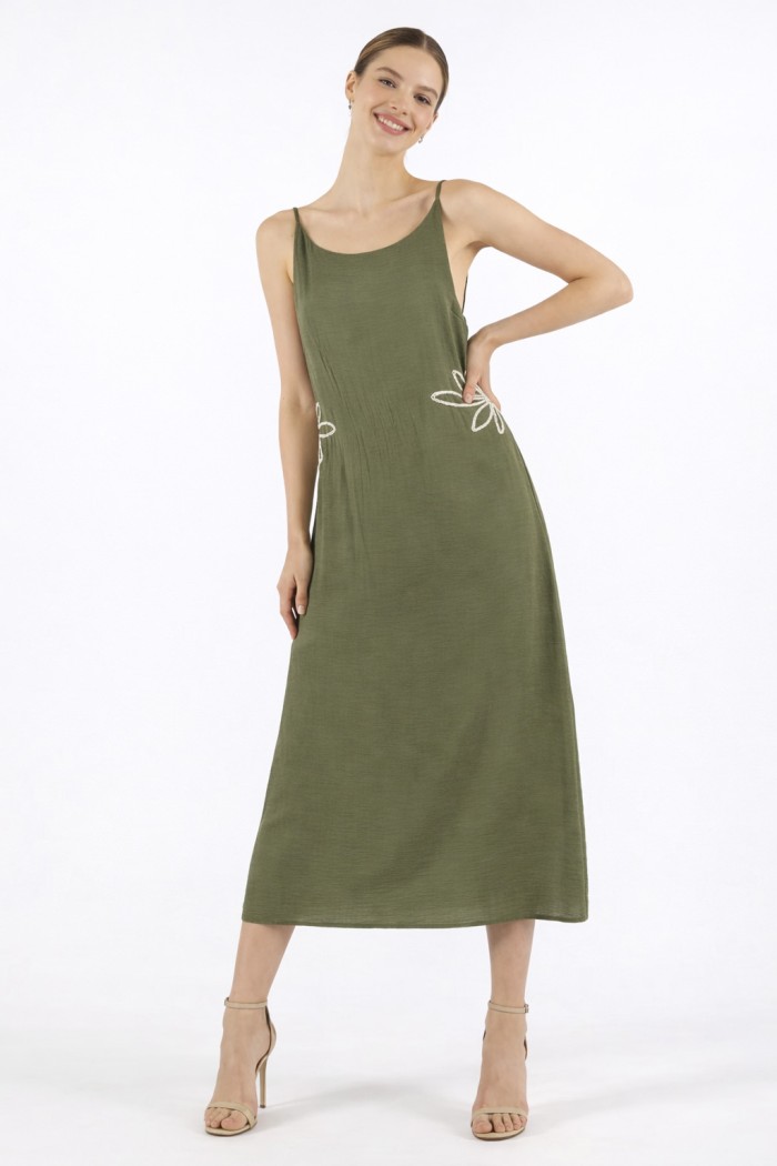 VESTIDO LARGO DE TIRANTES CON DETALLE FLORAL DBT-X6195