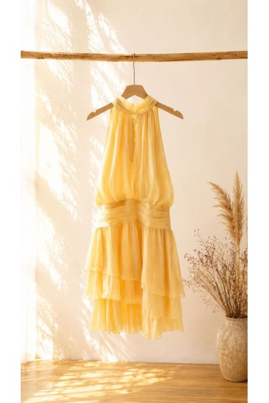 VESTIDO MIDI DE GASA CON VOLANTES Y CUELLO HALTER – ESTILO ROMÁNTICO PARA BODAS, FIESTAS Y EVENTOS DE VERANO FBZMA1718