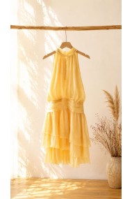 VESTIDO MIDI DE GASA CON VOLANTES Y CUELLO HALTER – ESTILO ROMÁNTICO PARA BODAS, FIESTAS Y EVENTOS DE VERANO FBZMA1718