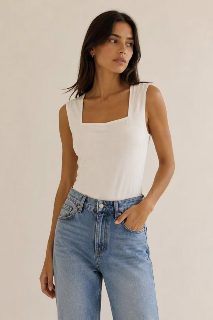 BODY BÁSICO DE TIRANTES CON ESCOTE CUADRADO – ESTILO CASUAL PARA DIARIO, OFICINA Y LOOKS MODERNOS BLANCO FBZMR22541