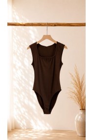 BODY BÁSICO DE TIRANTES CON ESCOTE CUADRADO MARRON FBZMR22540