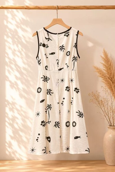 VESTIDO CORTO ESTAMPADO CON ESCOTE EN V Y DETALLES EN CONTRASTE FBZMR22548