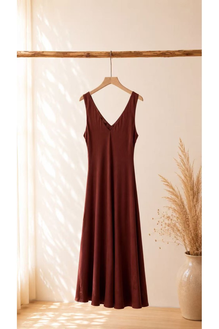 VESTIDO LARGO GRANATE CON ESCOTE EN V FBZMR22557