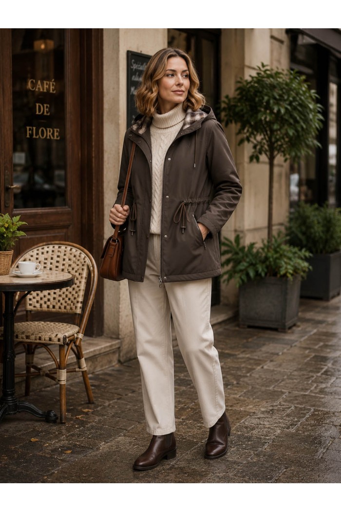 CHAQUETA IMPERMEABLE CON CAPUCHA DESMONTABLE REVERSIBLE, FORRO DE CUADROS Y CINTURA AJUSTABLE VARIOS COLORES TY-Z68807