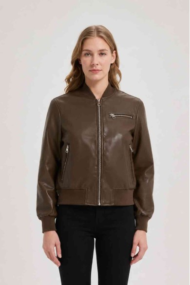 CHAQUETA CORTA BOMBER PARA MUJER CON CREMALLERA Y BOLSILLOS CHOCOLATE OBRF2096