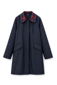 GABARDINA LARGA IMPERMEABLE CON CAPUCHA Y CUELLO DE CUADROS PARA MUJER AZUL MARINO TY-M9525