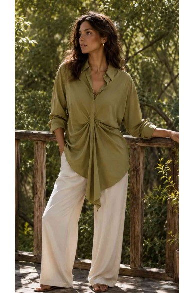 CAMISA FLUIDA DE MUJER CON FRUNCIDO DELANTERO Y MANGA LARGA DBT-M2676