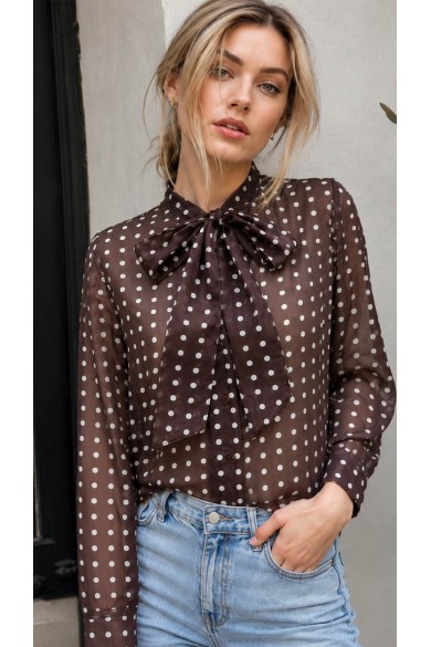 BLUSA DE MUJER DE LUNARES CON LAZO AL CUELLO Y MANGA LARGA DBT-M2639