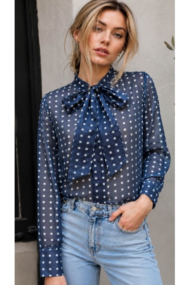 BLUSA-DE-MUJER-DE-LUNARES-CON-LAZO-AL-CUELLO-Y-MANGA-LARGA DBT-M2639