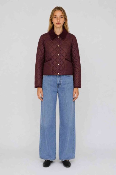 CHAQUETA ACOLCHADA CORTA PARA MUJER CON CUELLO DE PANA Y BOTONES A PRESIÓN GRANATE TY-M9306