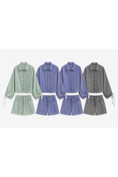 Conjunto De Mujer De 2 Piezas Con Camisa Corta De Rayas Y Shorts TB-M2651