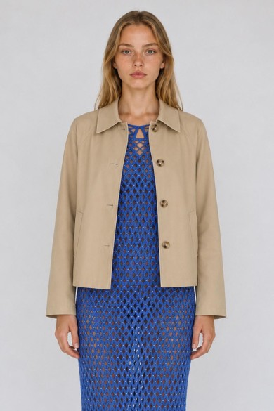 Chaqueta Corta De Mujer Con Cuello Camisero Y Botones TB-M2696