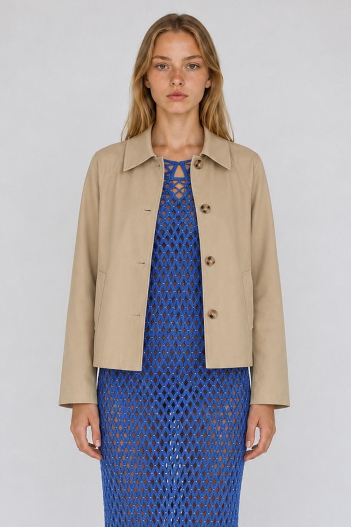 Chaqueta Corta De Mujer Con Cuello Camisero Y Botones TB-M2696